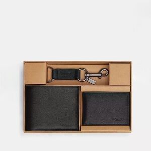 COACH Boxed 3-In-1 Wallet Gift
Set